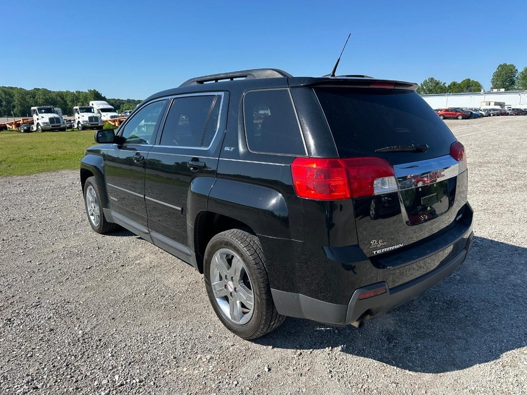 GMC Terrain Vehicle Full-screen Gallery Image 8