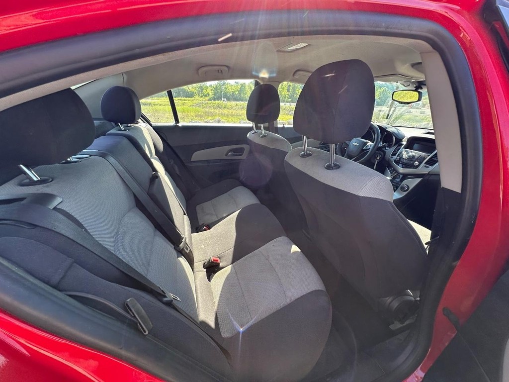 Chevrolet Cruze Vehicle Full-screen Gallery Image 9