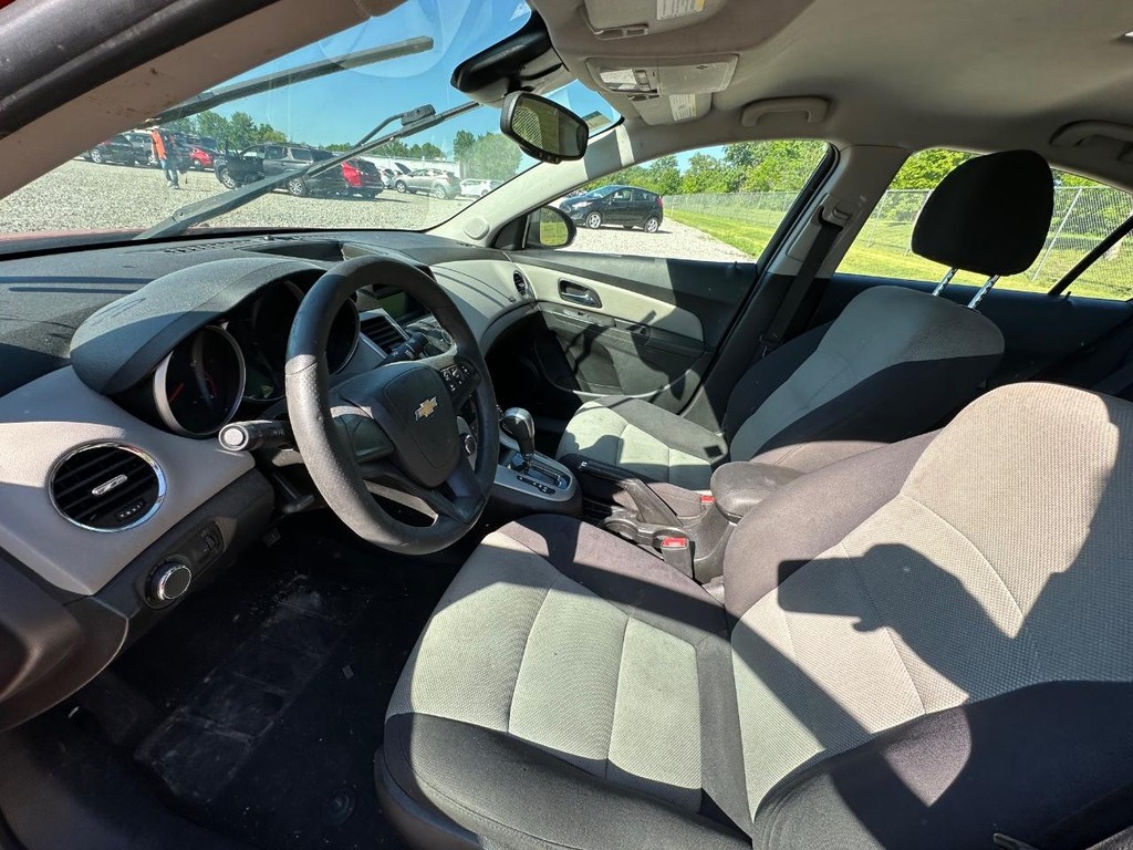 Chevrolet Cruze Vehicle Full-screen Gallery Image 13