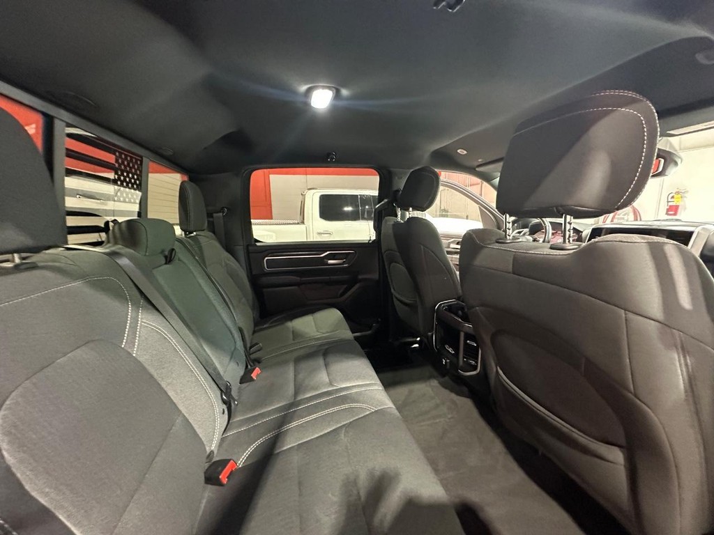Ram 1500 Vehicle Full-screen Gallery Image 19