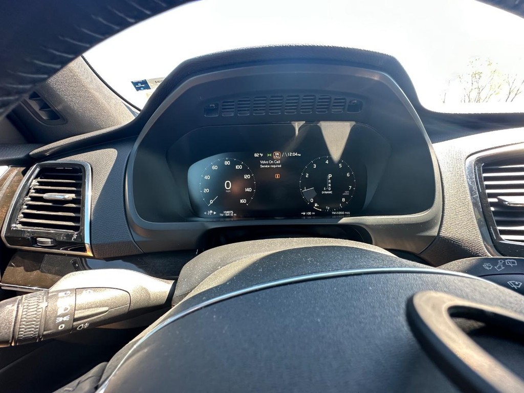 Volvo XC90 Vehicle Full-screen Gallery Image 15