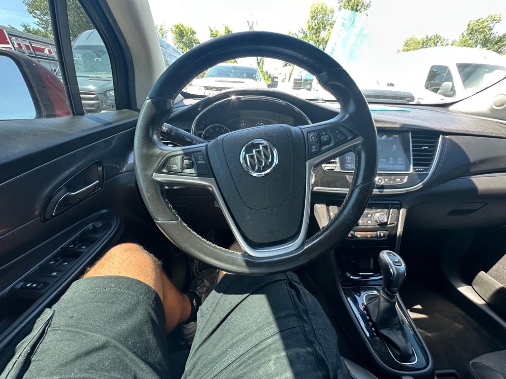 Buick Encore Vehicle Full-screen Gallery Image 15