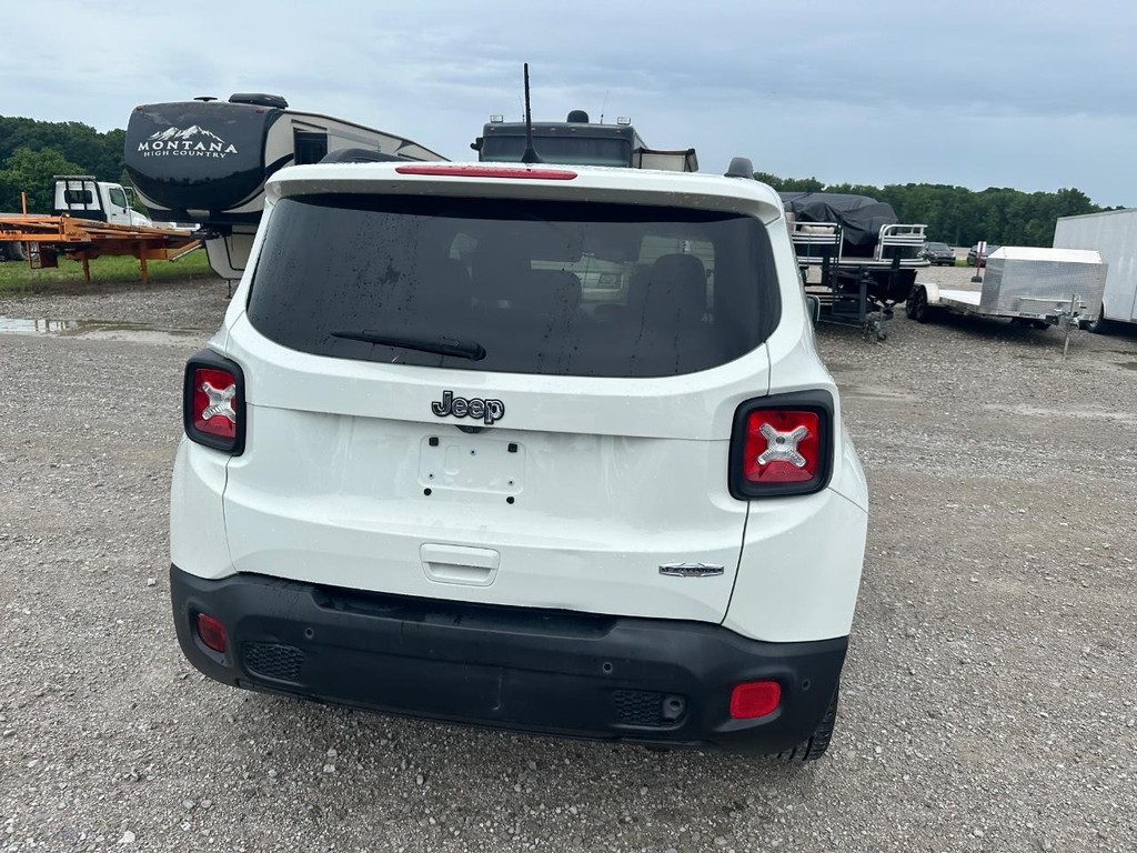 Jeep Renegade Vehicle Full-screen Gallery Image 3