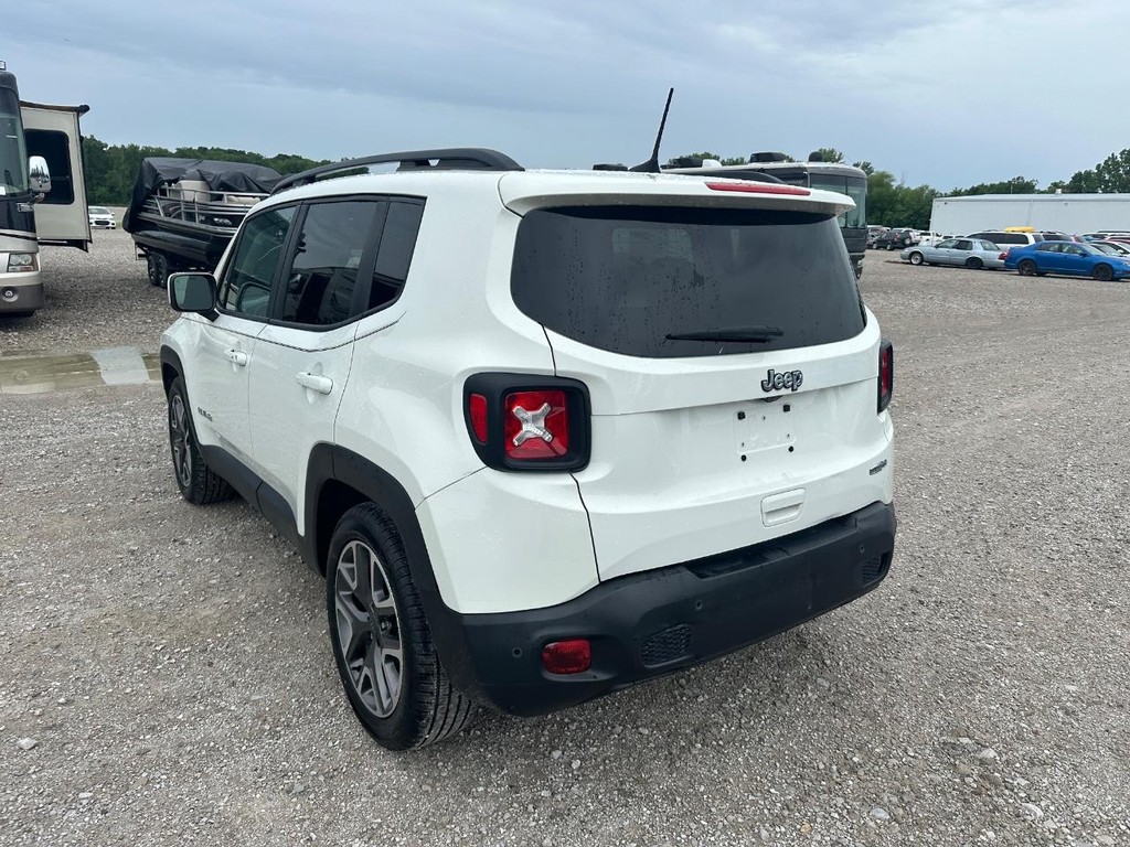 Jeep Renegade Vehicle Full-screen Gallery Image 9