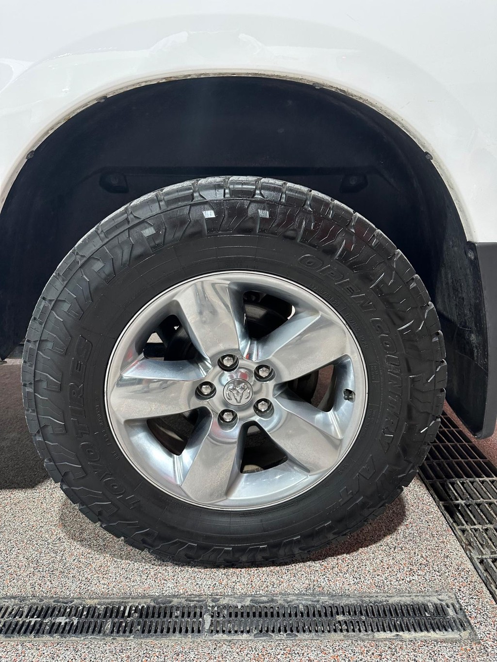 Ram 1500 Vehicle Full-screen Gallery Image 8