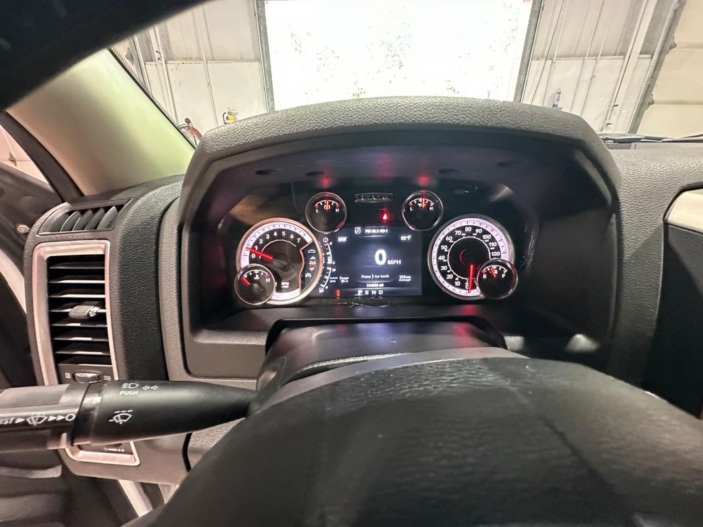 Ram 1500 Vehicle Full-screen Gallery Image 18