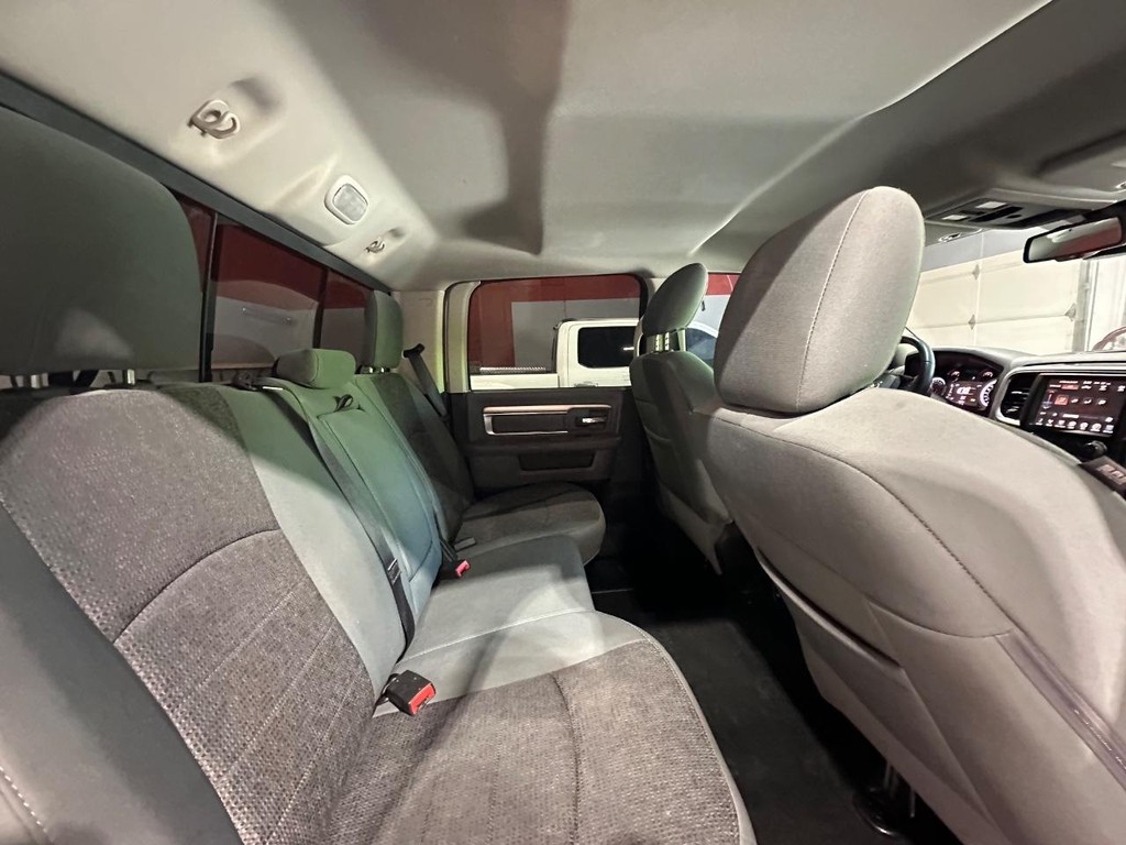 Ram 1500 Vehicle Full-screen Gallery Image 21