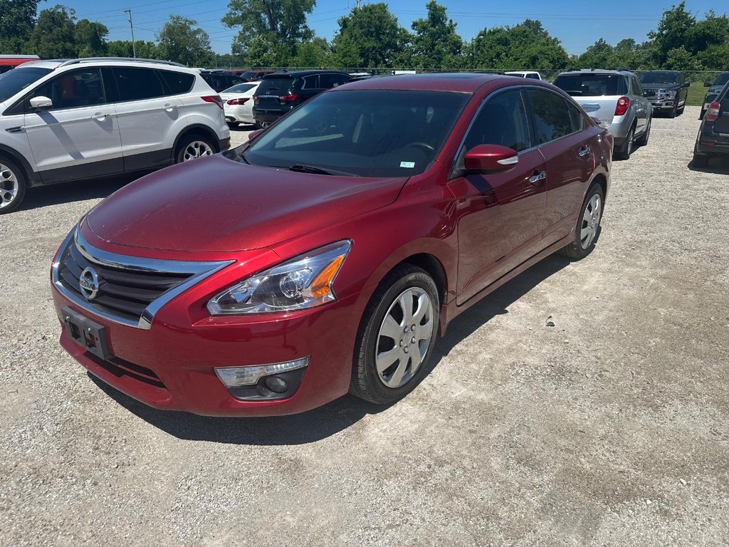 Nissan Altima Sedan Vehicle Full-screen Gallery Image 5