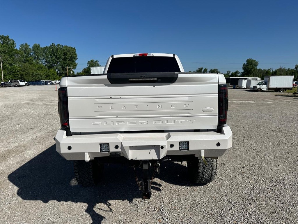 Ford Super Duty F-250 SRW Vehicle Full-screen Gallery Image 4