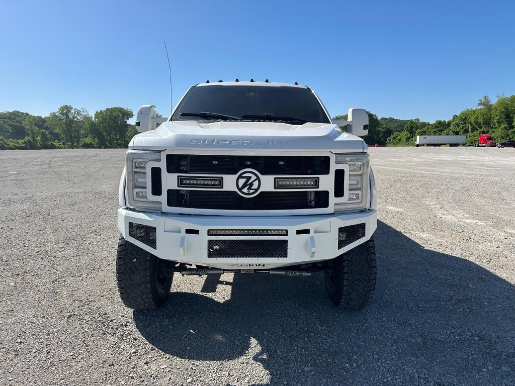 Ford Super Duty F-250 SRW Vehicle Full-screen Gallery Image 6