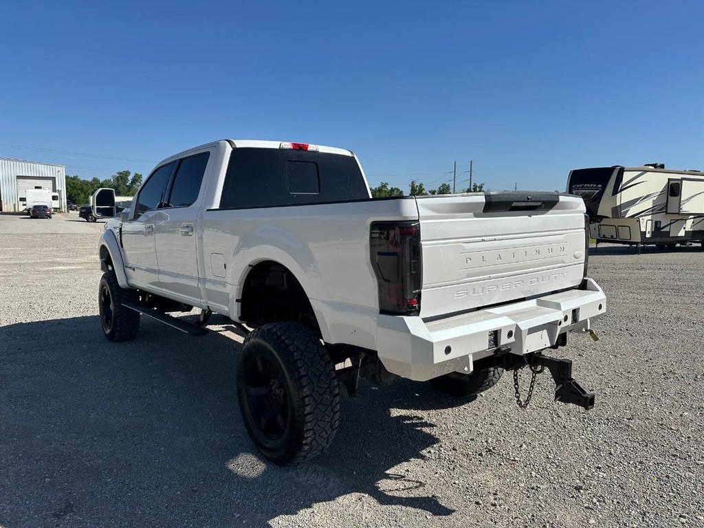 Ford Super Duty F-250 SRW Vehicle Full-screen Gallery Image 9