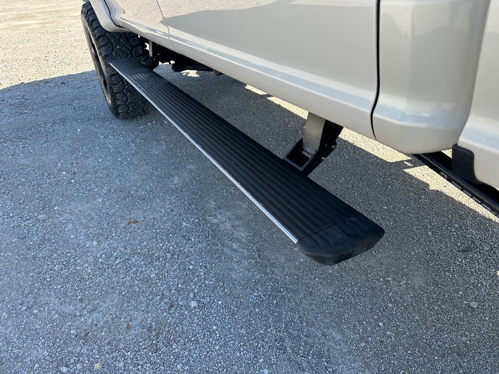 Ford Super Duty F-250 SRW Vehicle Full-screen Gallery Image 13