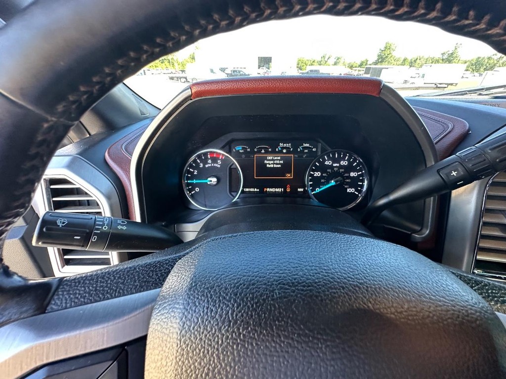 Ford Super Duty F-250 SRW Vehicle Full-screen Gallery Image 21
