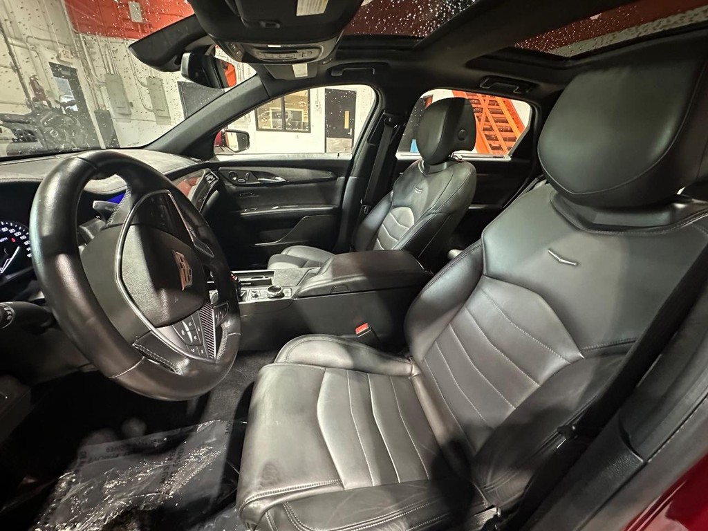 Cadillac CT6 Vehicle Full-screen Gallery Image 15
