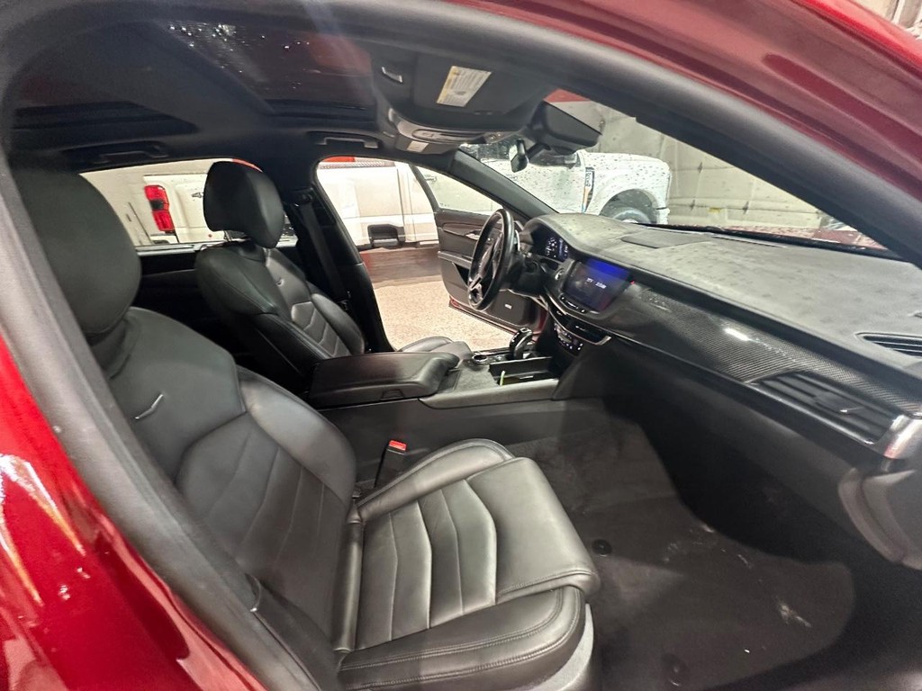 Cadillac CT6 Vehicle Full-screen Gallery Image 18