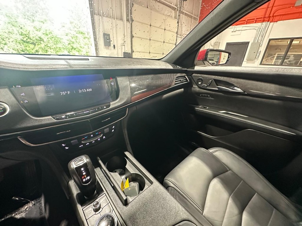 Cadillac CT6 Vehicle Full-screen Gallery Image 19