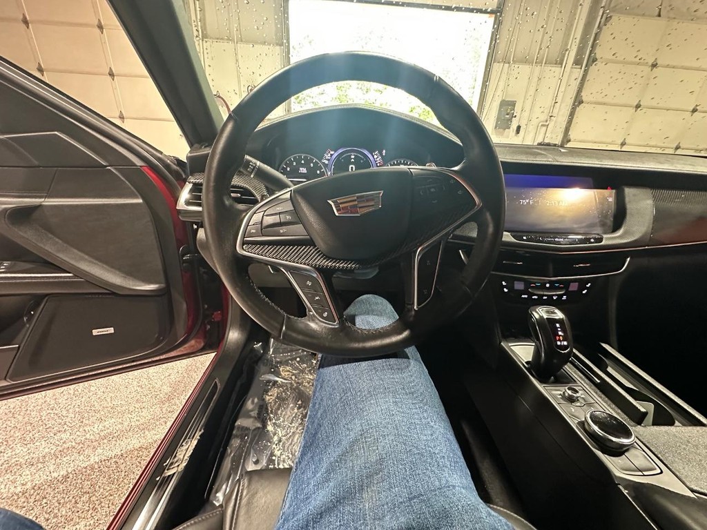 Cadillac CT6 Vehicle Full-screen Gallery Image 23