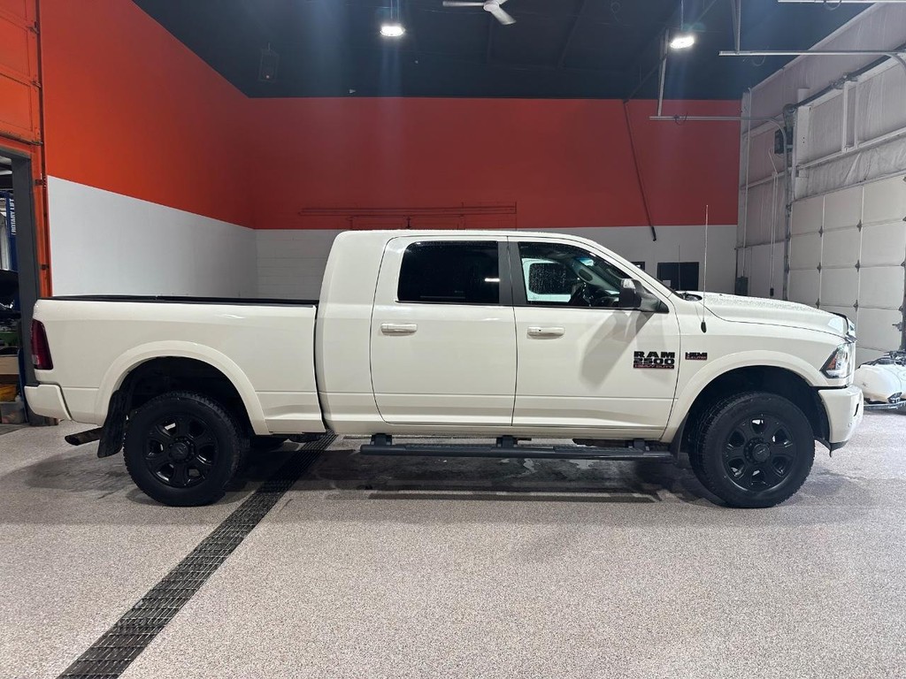 Ram 2500 Vehicle Full-screen Gallery Image 2