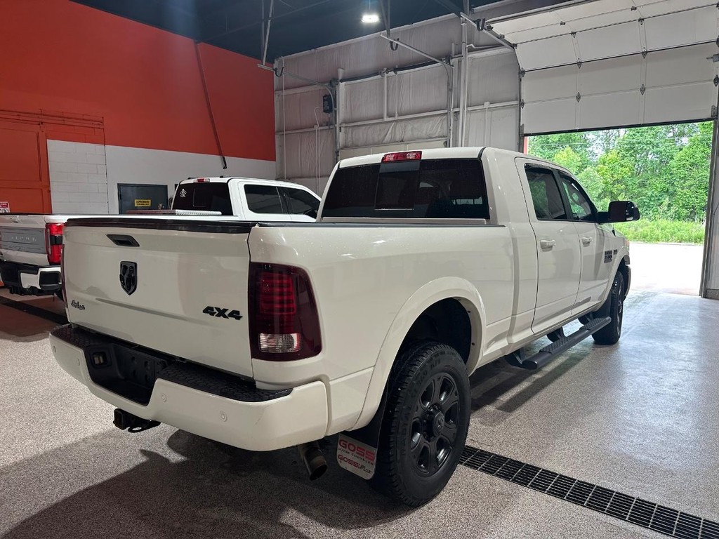 Ram 2500 Vehicle Full-screen Gallery Image 3