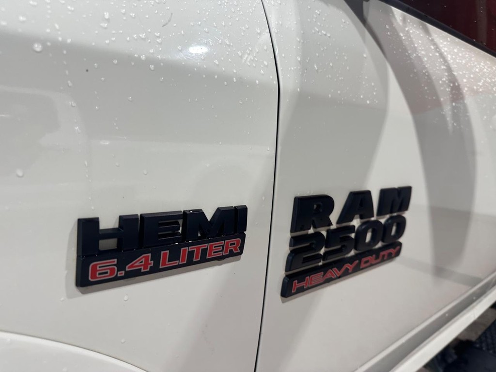 Ram 2500 Vehicle Full-screen Gallery Image 12