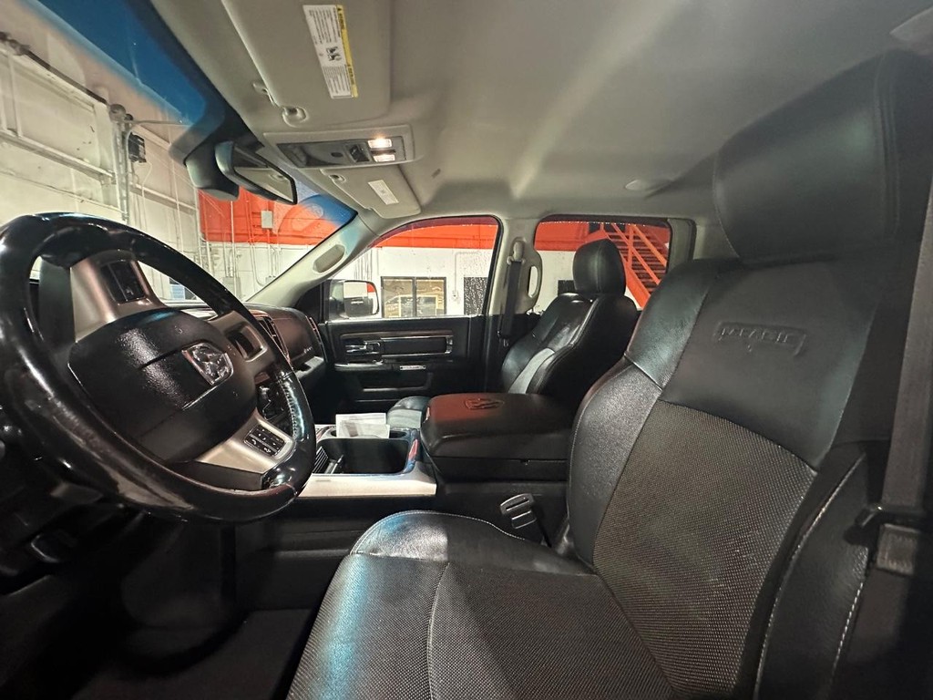 Ram 2500 Vehicle Full-screen Gallery Image 19