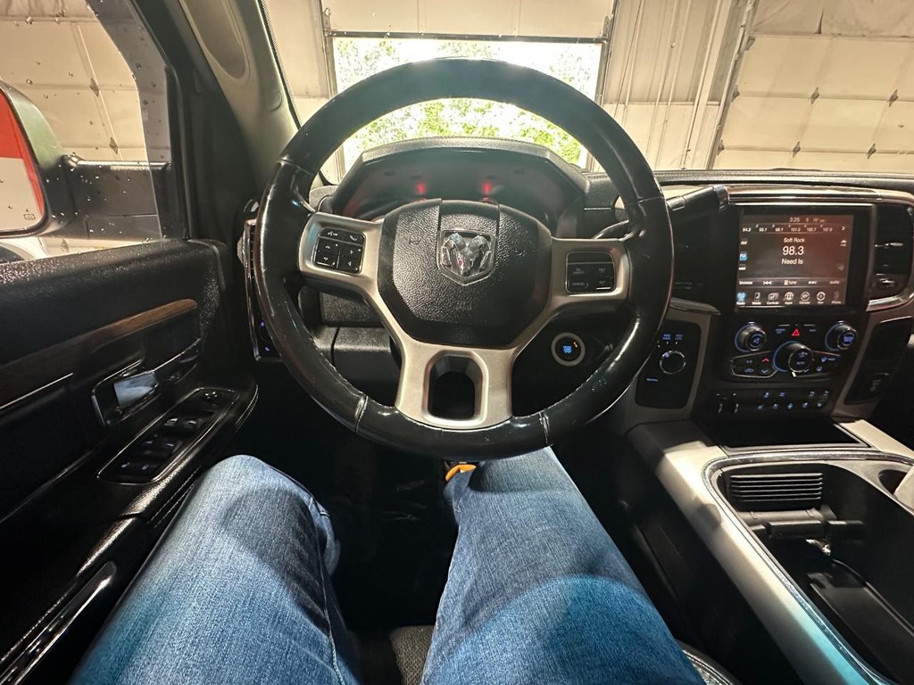 Ram 2500 Vehicle Full-screen Gallery Image 23