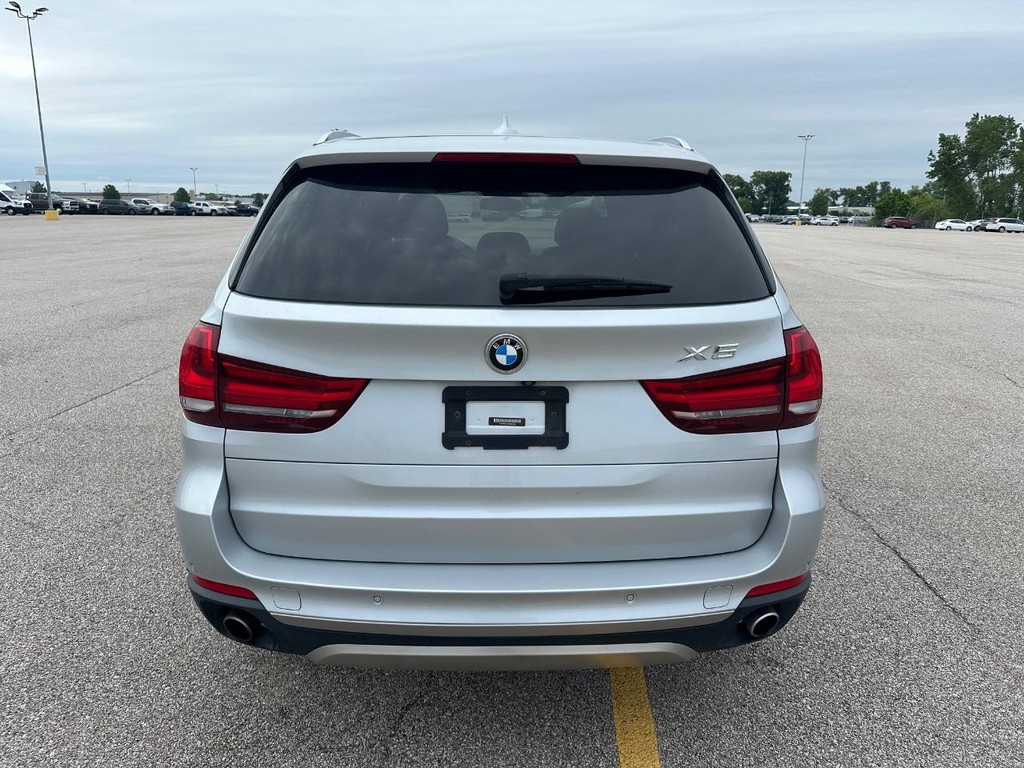 BMW X5 Vehicle Full-screen Gallery Image 08