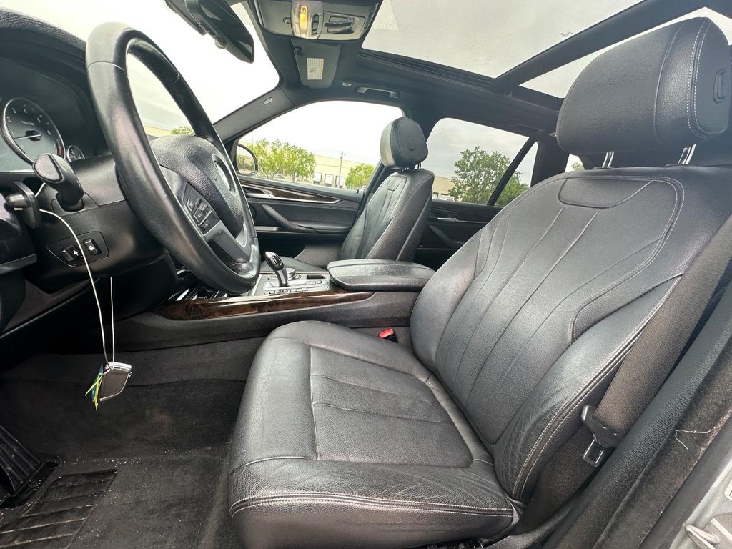 BMW X5 Vehicle Full-screen Gallery Image 10