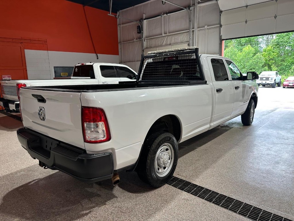 Ram 2500 Vehicle Full-screen Gallery Image 3