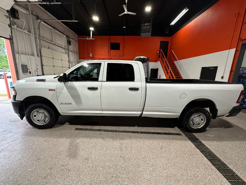 Ram 2500 Vehicle Full-screen Gallery Image 4