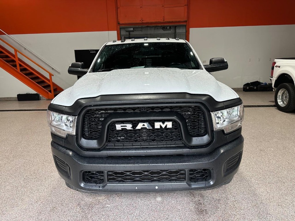 Ram 2500 Vehicle Full-screen Gallery Image 8
