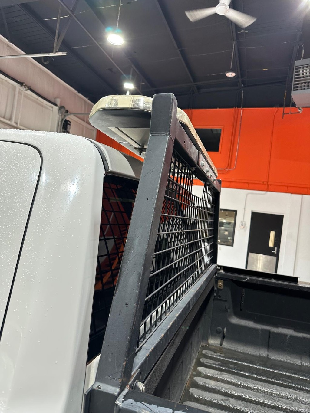 Ram 2500 Vehicle Full-screen Gallery Image 10