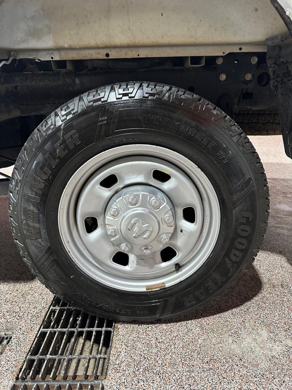 Ram 2500 Vehicle Full-screen Gallery Image 12