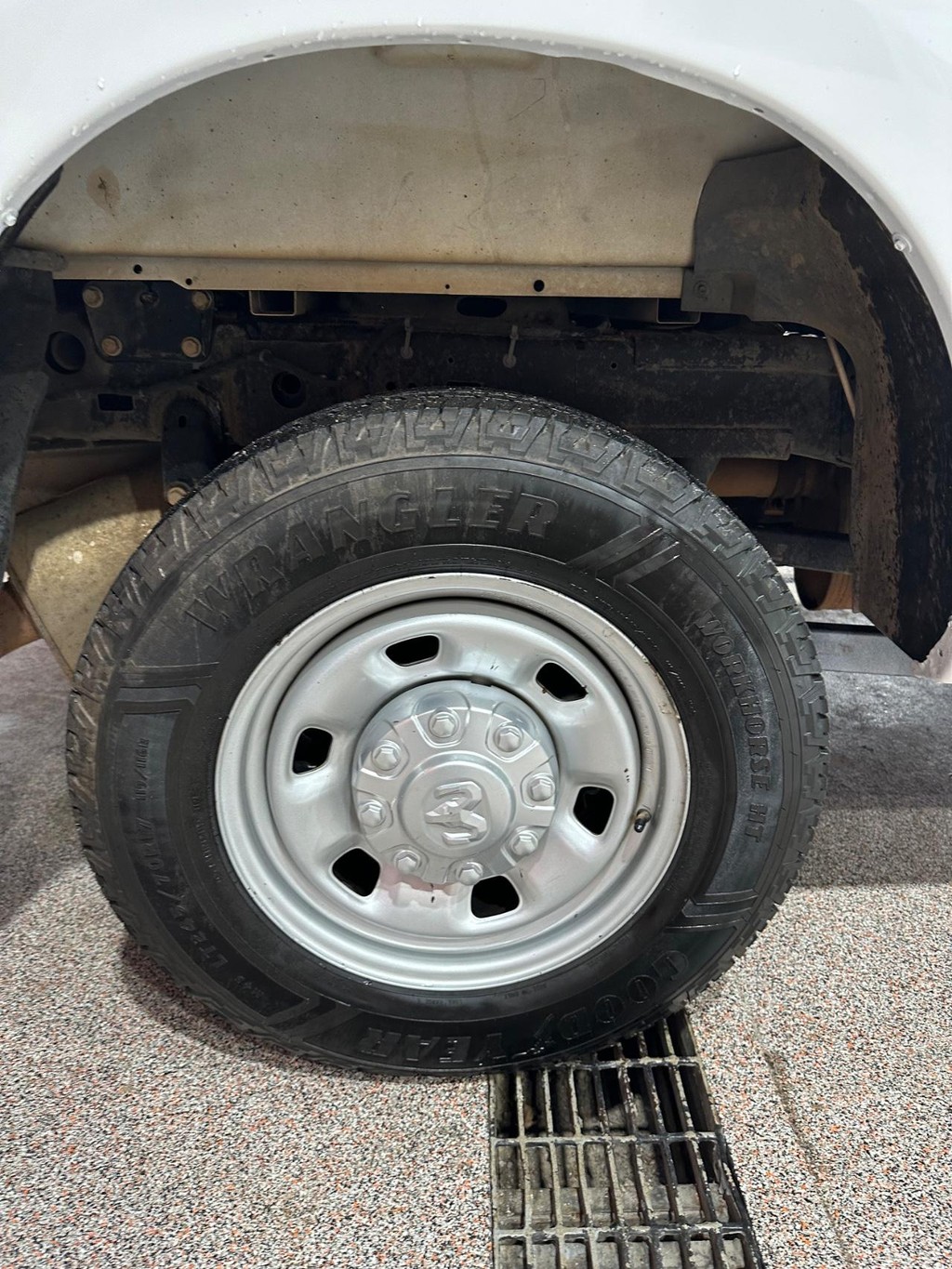Ram 2500 Vehicle Full-screen Gallery Image 18