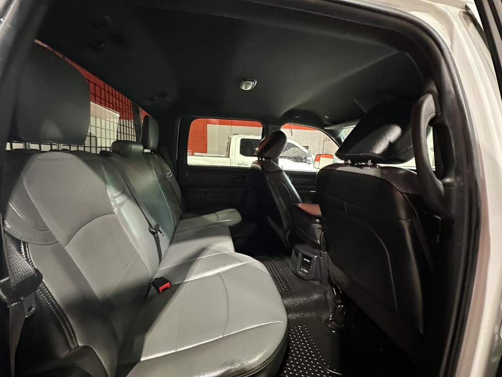 Ram 2500 Vehicle Full-screen Gallery Image 21