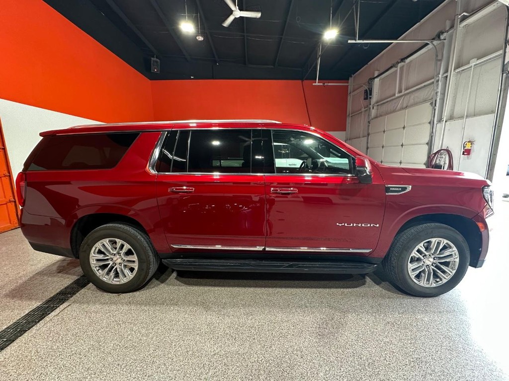GMC Yukon XL Vehicle Full-screen Gallery Image 2