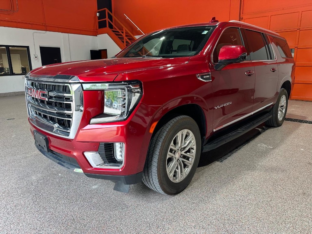 GMC Yukon XL Vehicle Full-screen Gallery Image 9