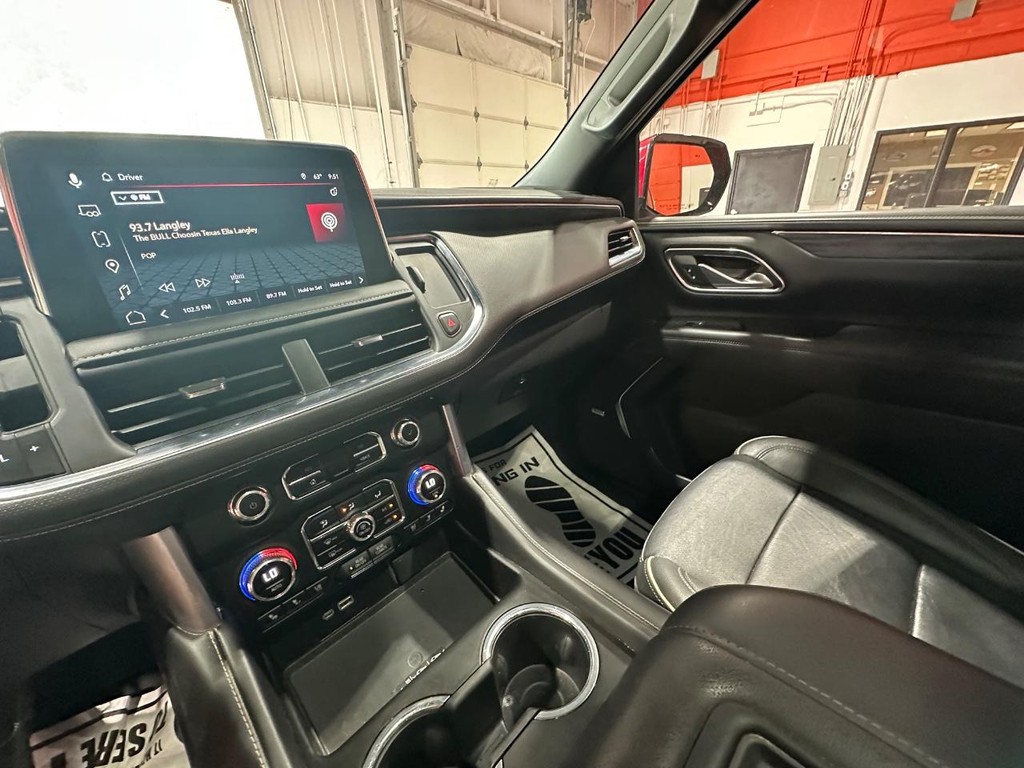 GMC Yukon XL Vehicle Full-screen Gallery Image 26