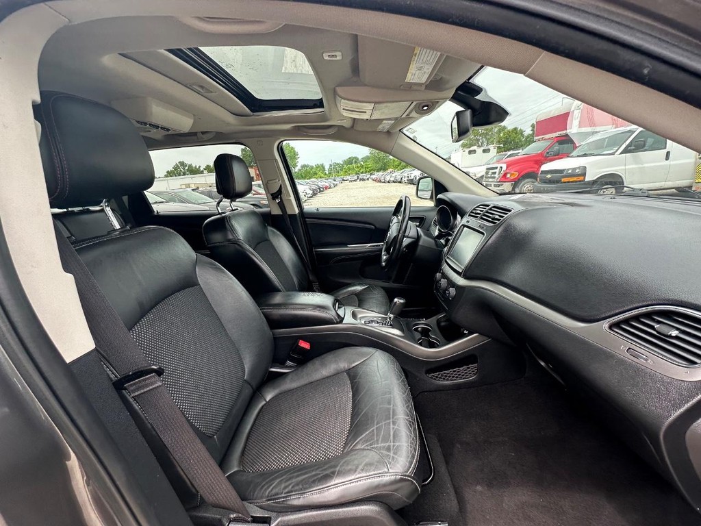 Dodge Journey Vehicle Full-screen Gallery Image 11