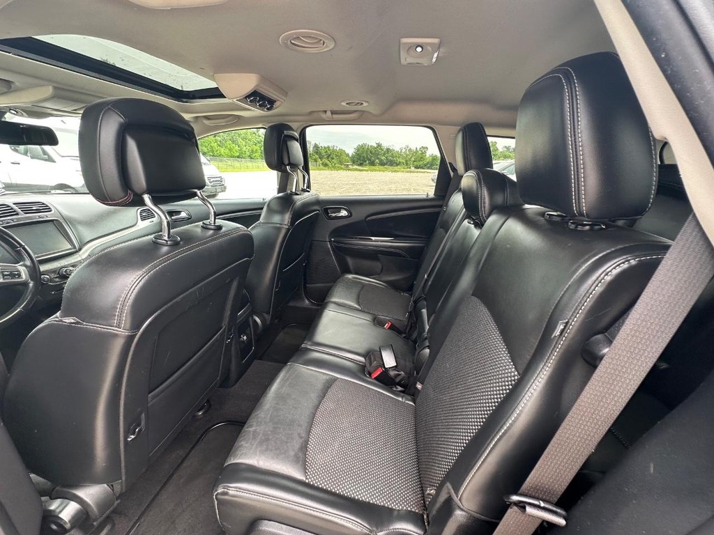 Dodge Journey Vehicle Full-screen Gallery Image 15