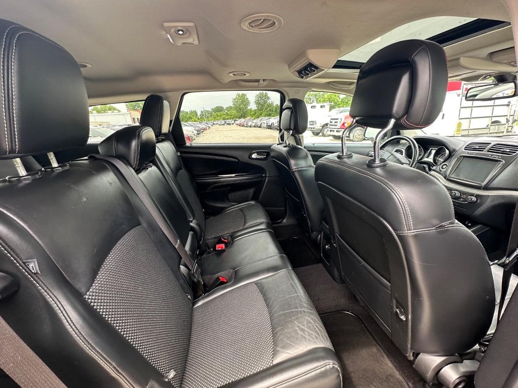 Dodge Journey Vehicle Full-screen Gallery Image 16