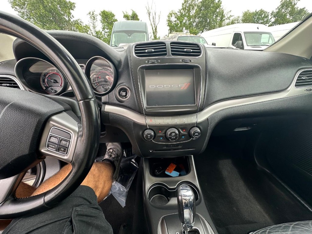 Dodge Journey Vehicle Full-screen Gallery Image 18