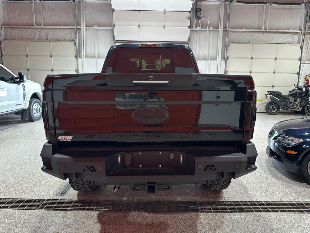 Ford Super Duty F-250 SRW Vehicle Full-screen Gallery Image 4