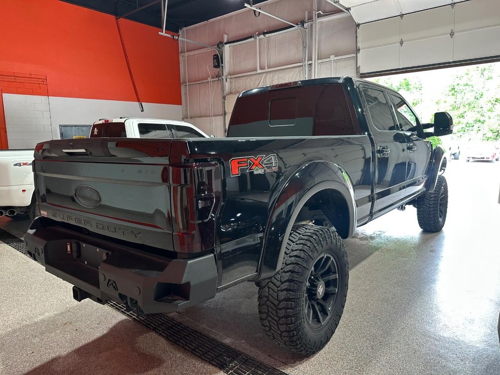 Ford Super Duty F-250 SRW Vehicle Full-screen Gallery Image 5