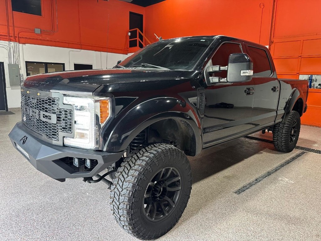 Ford Super Duty F-250 SRW Vehicle Full-screen Gallery Image 7