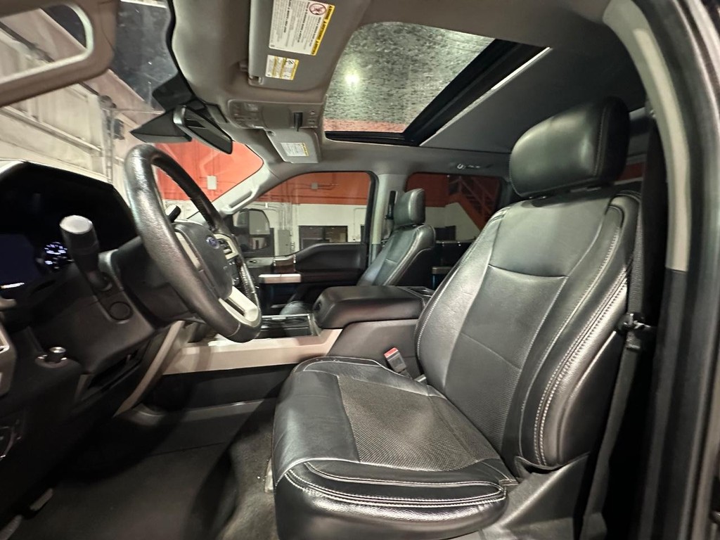 Ford Super Duty F-250 SRW Vehicle Full-screen Gallery Image 20
