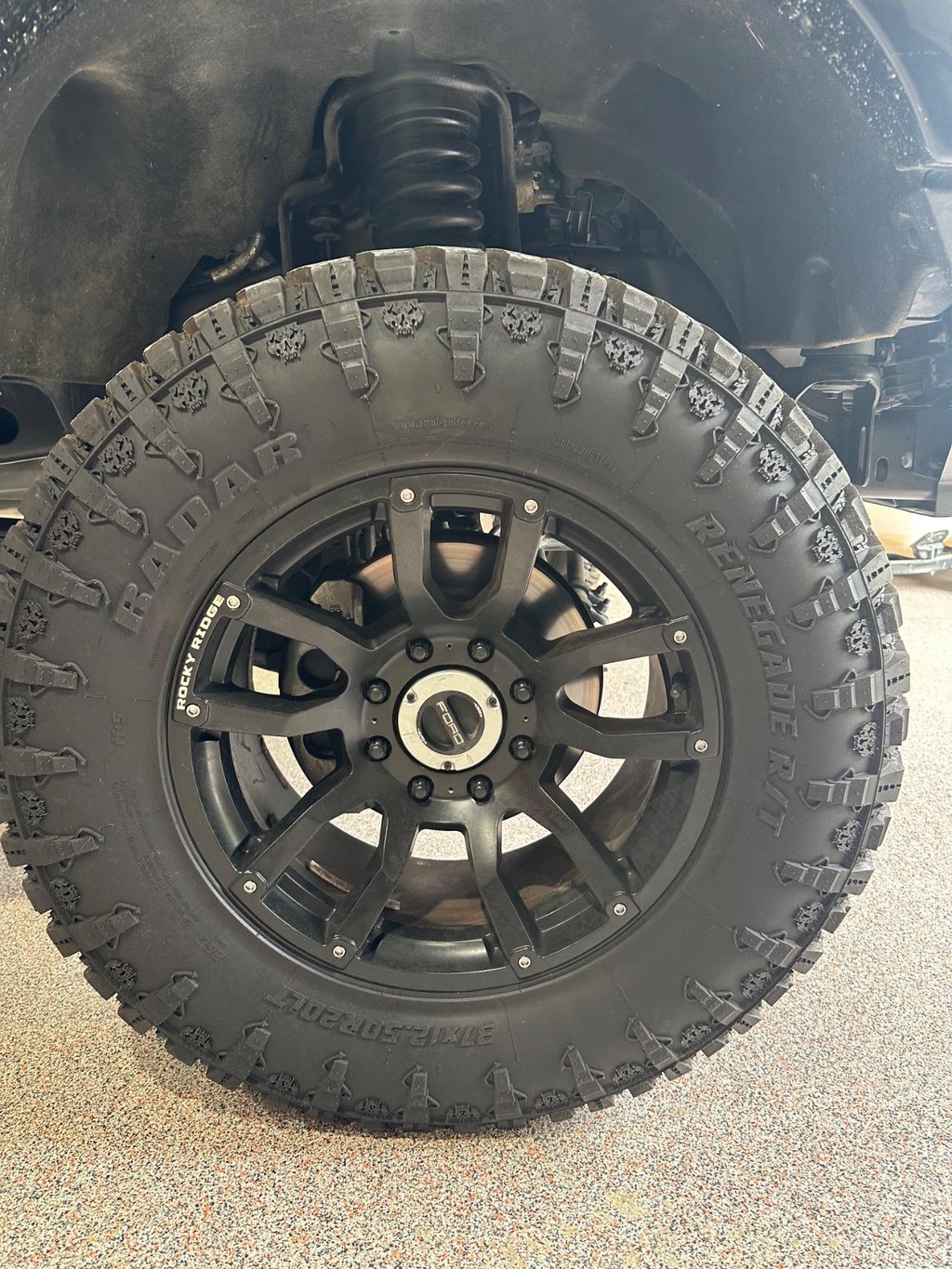 Ford Super Duty F-250 SRW Vehicle Full-screen Gallery Image 22