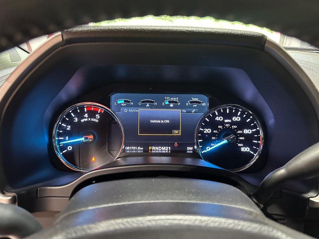Ford Super Duty F-250 SRW Vehicle Full-screen Gallery Image 24