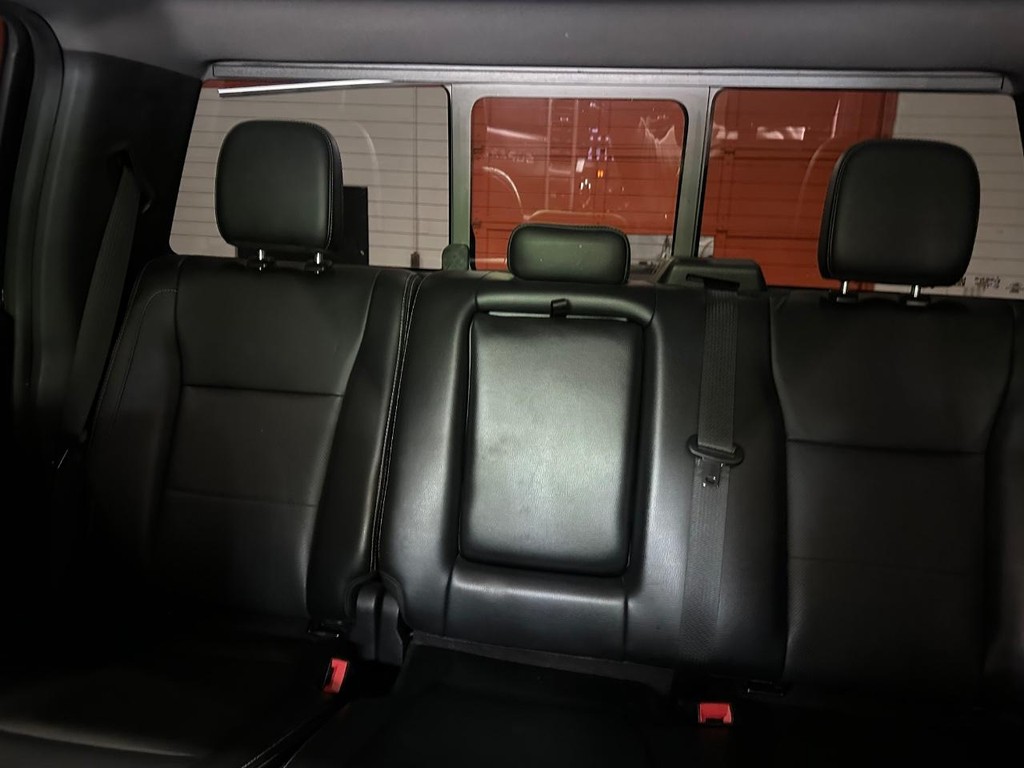 Ford Super Duty F-250 SRW Vehicle Full-screen Gallery Image 27