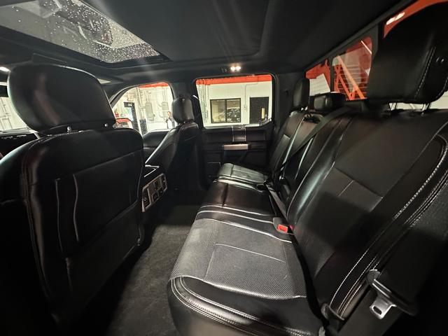 Ford F-150 Vehicle Full-screen Gallery Image 10
